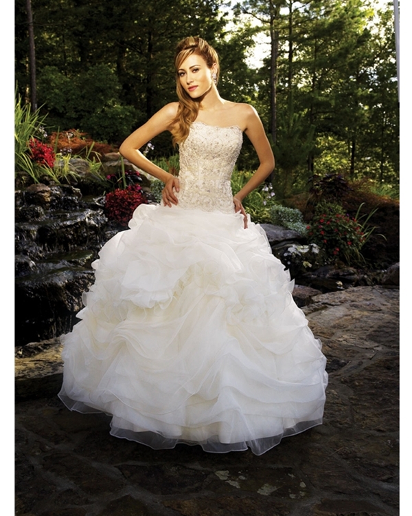 Gorgegous Floor Length Ball Gown Strapless White Quinceanera Dresses With Sequined Embroidery And Ruffles