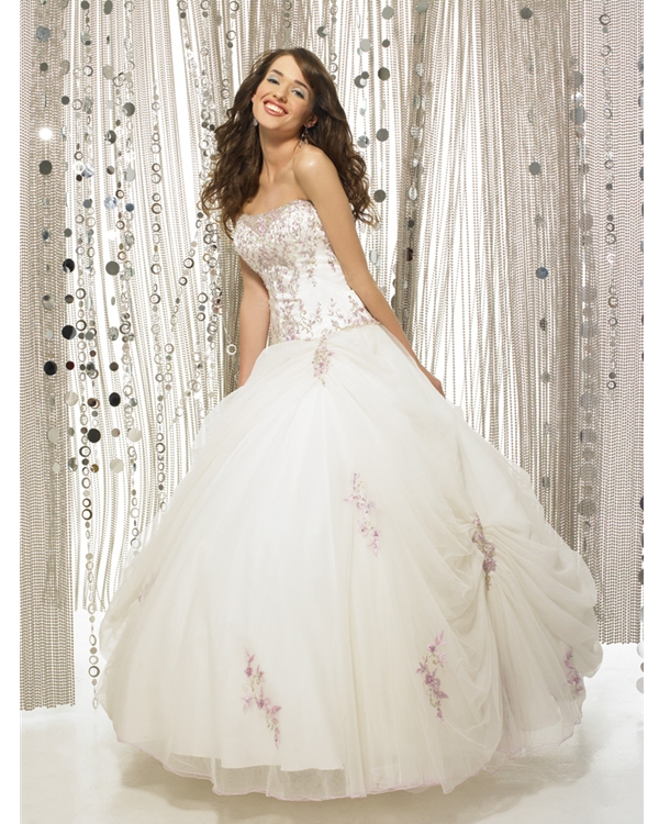 Floor Length Ball Gown Strapless Ivory Quinceanera Dresses With Elaborate Appliques