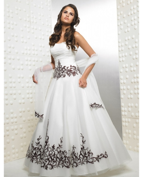 Full Length Ball Gown Strapless White Tulle Quinceanera Dresses With Chocolate Embroidery