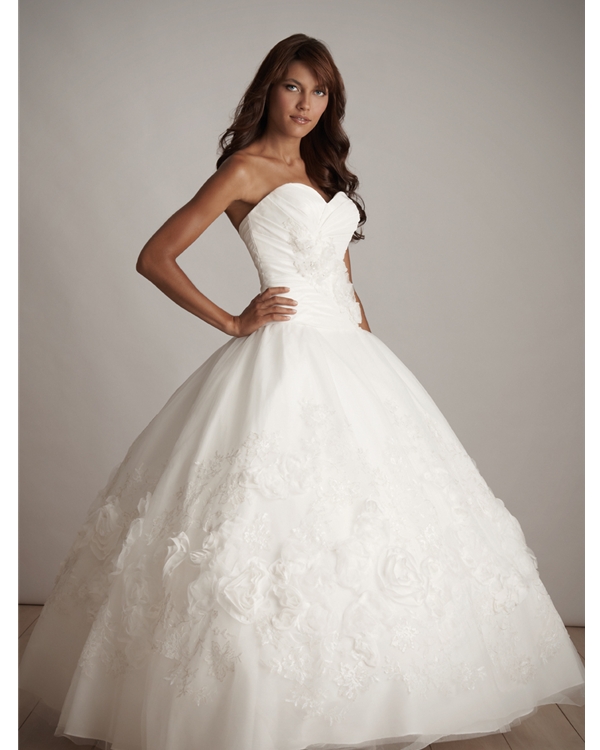 Graceful Floor Length Ball Gown Sweatheart Strapless White Quinceanera Dresses With Floral Appliques