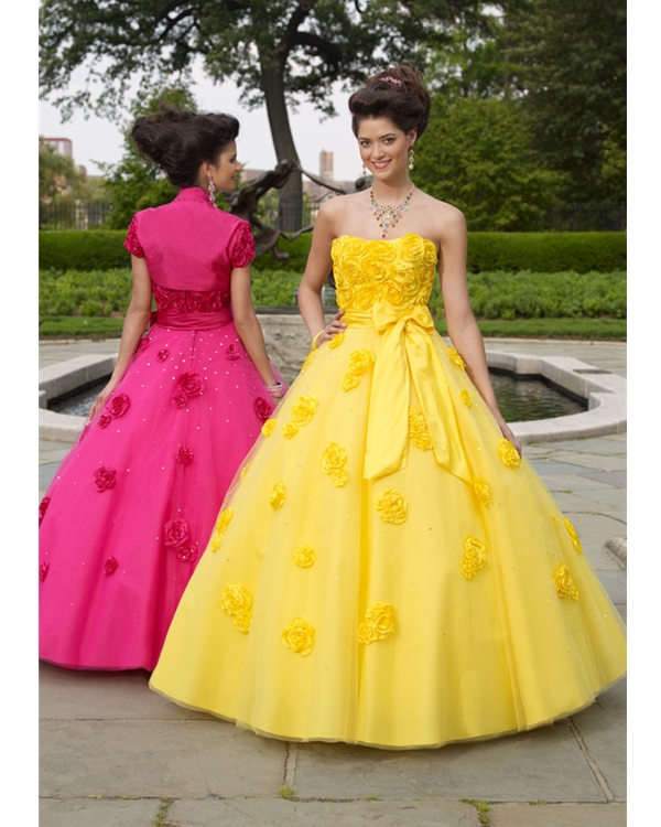 Yellow Strapless Ball Gown Floor Length Tulle Quinceanera Dresses With Sash And Hand Made Flowers 