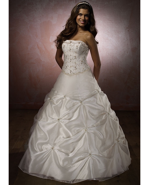 Ivory Strapless Ball Gown Floor Length Quinceanera Dresses With Beadings And Drapes