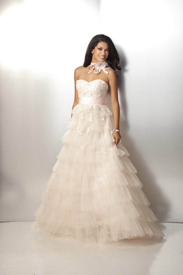 Pale Pink Strapless Sweetheart A Line Floor Length Tiered Tulle Prom Dresses With Lace 