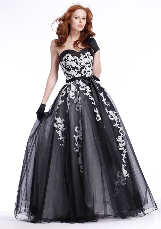 Black Strapless Sweetheart Floor Length A Line Tulle Prom Dresses With White Appliques
