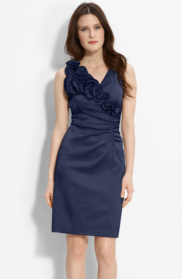 Navy Blue Column V Neck And Sleeveless Zipper Knee Length Satin Prom Dresses With Rosette 