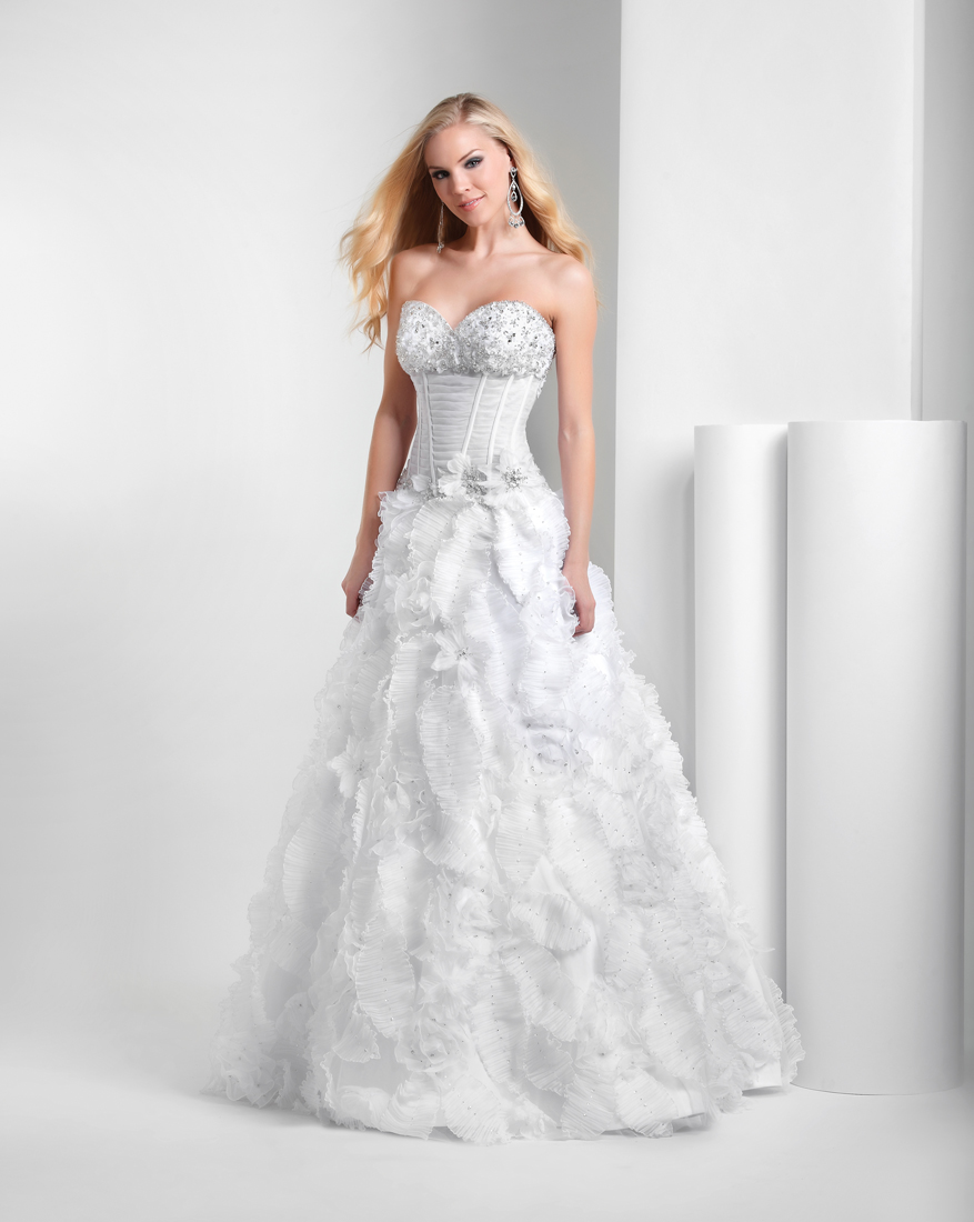 A Line Strapless Sweetheart Low Back Floor Length Beading Pleats White Prom Dresses