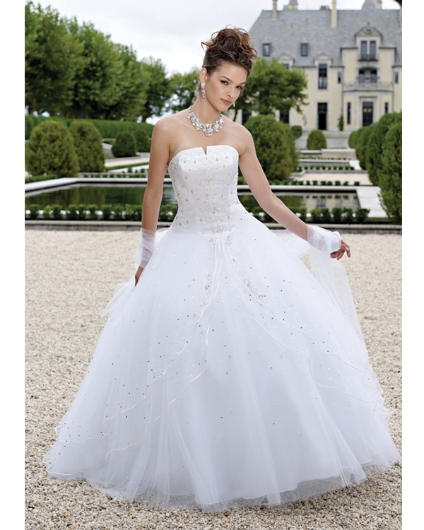 White Strapless A Line Floor Length Tulle Quinceanera Dresses With Ruffles And Sequins