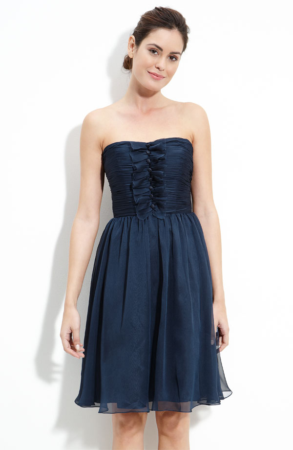 Dark Navy Column Strapless Zipper Knee Length Tulle Prom Dresses With Ruffles And Buttons 